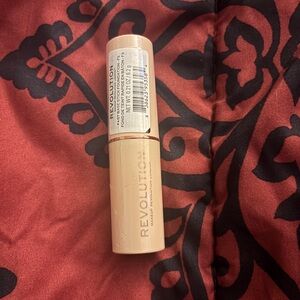 Revolution Cream Concealer F8